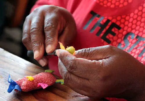 Making Shwe Shwe Poppies