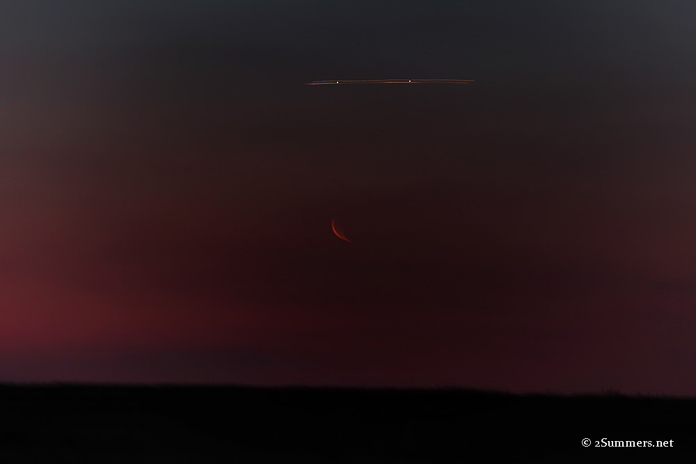 18 ufo moon sm