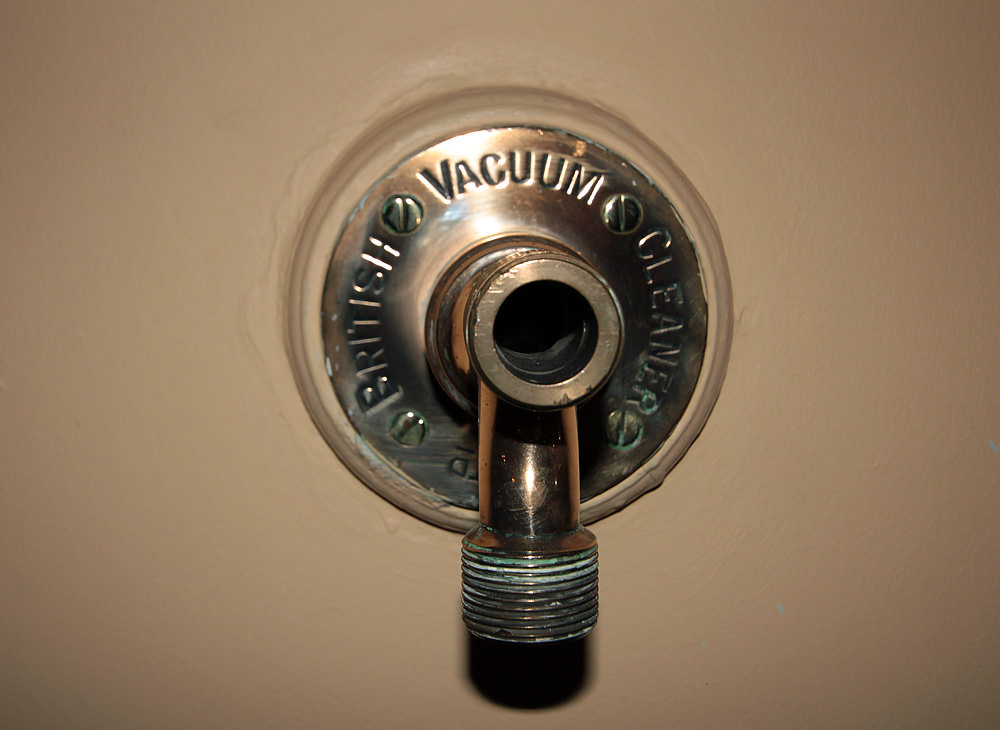 vacuum hole