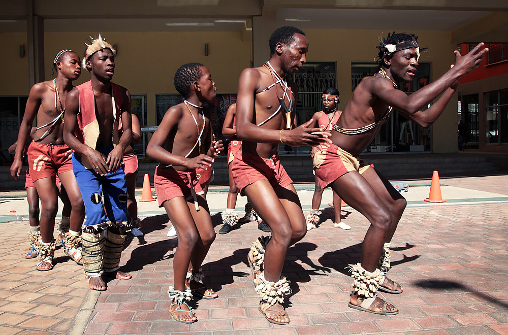 guys dancing