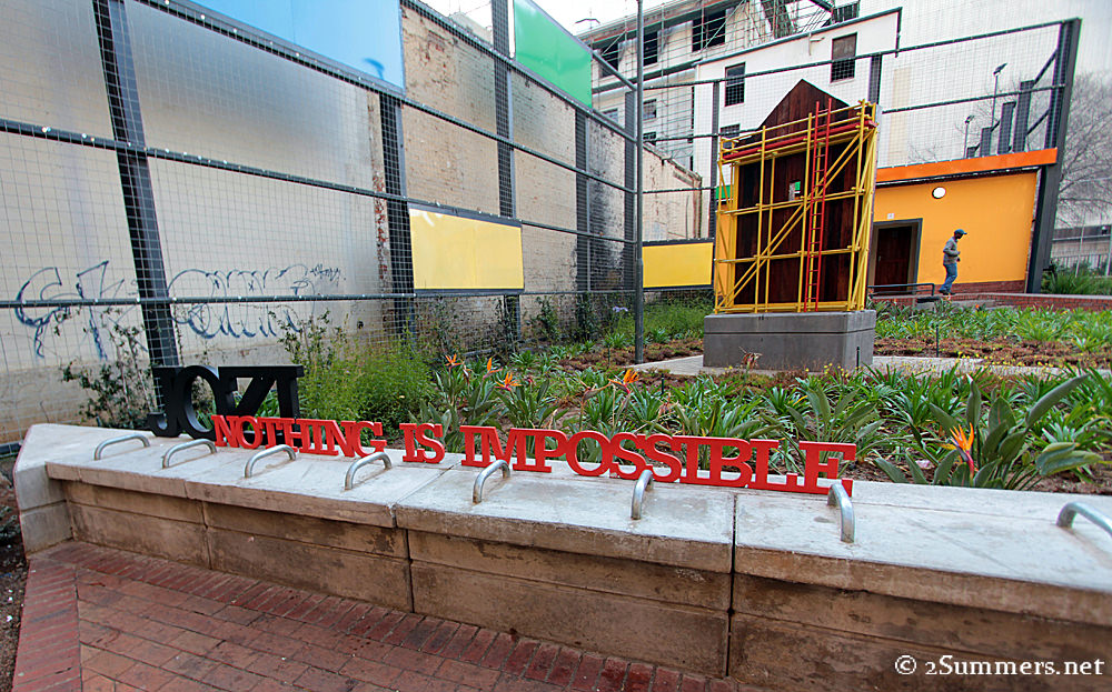 Jozi bench