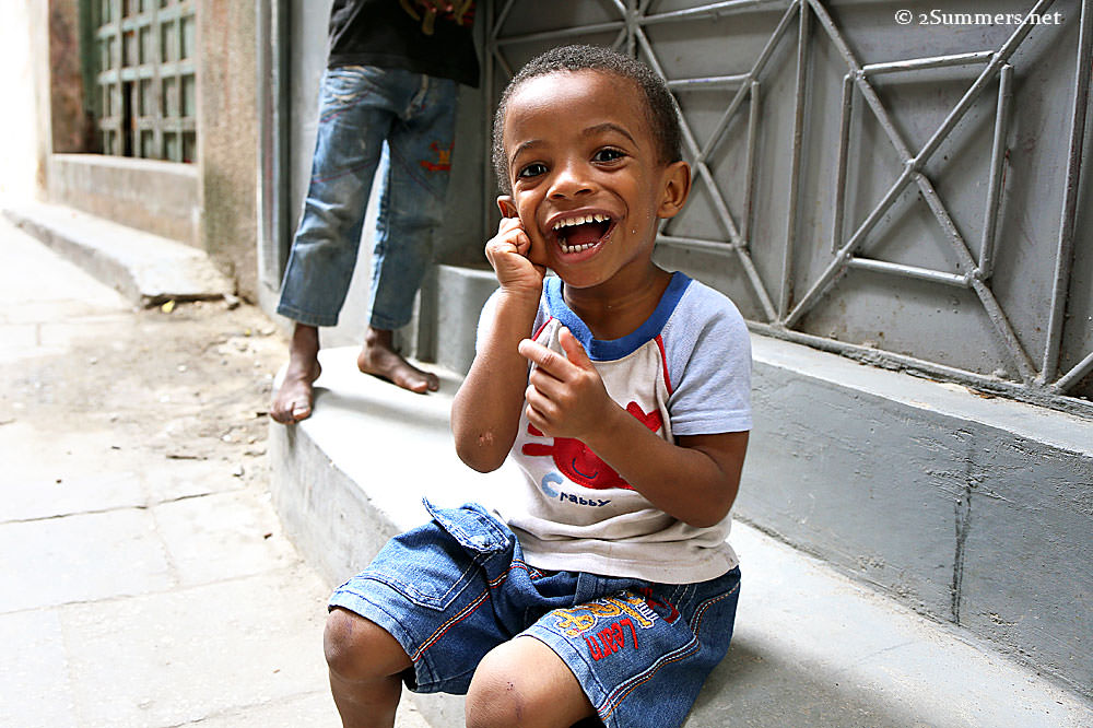 Kid-on-doorstep
