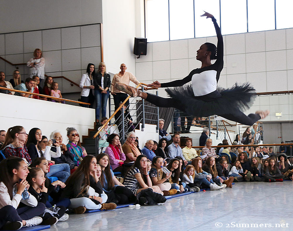Leap-and-audience