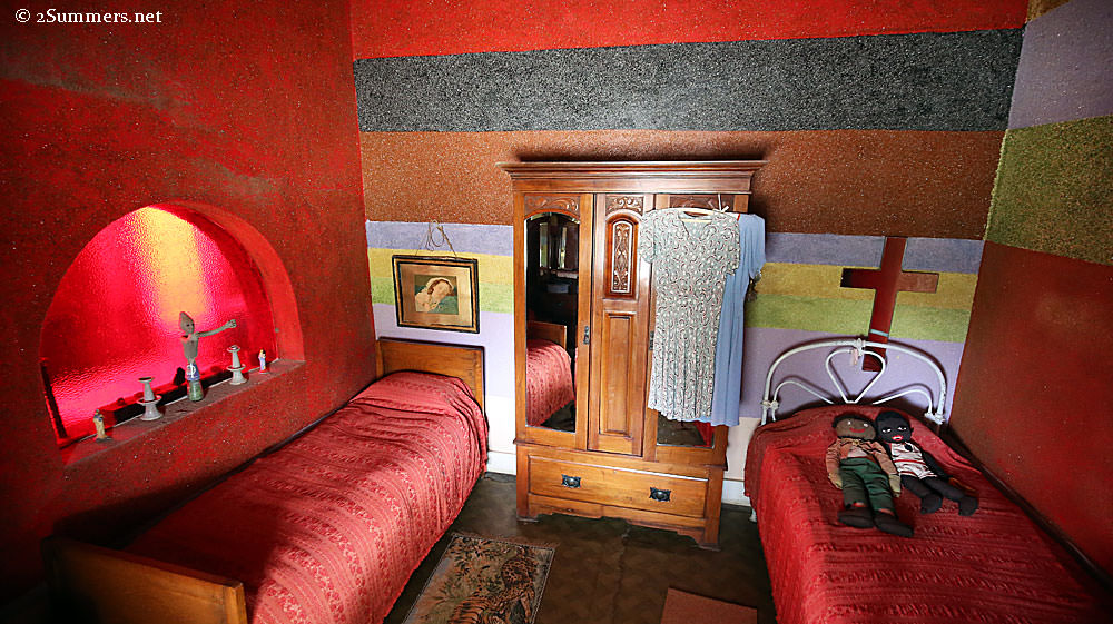 Strange-rooms