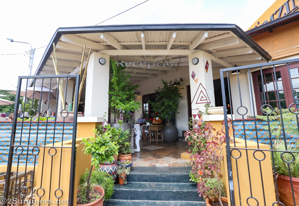 Emzini entrance