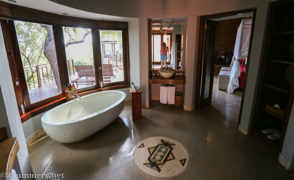 Thanda bathroom