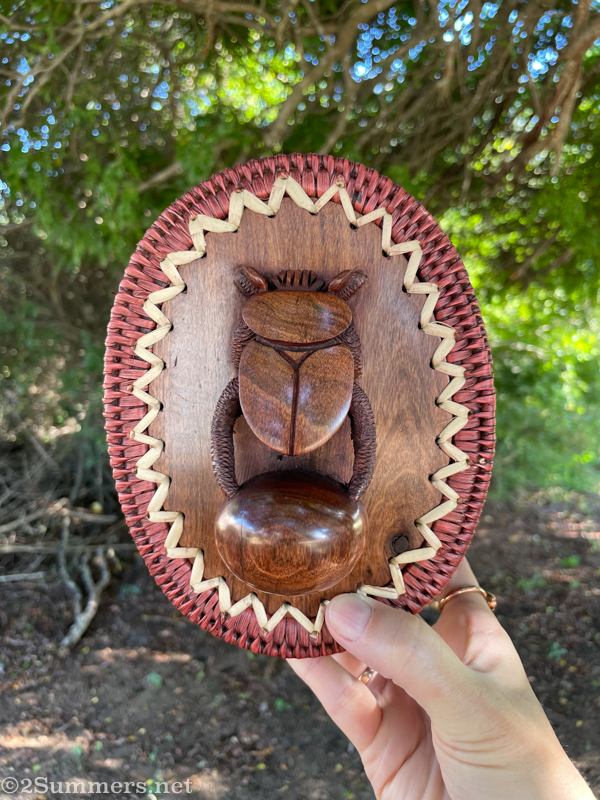 Dung beetle basket