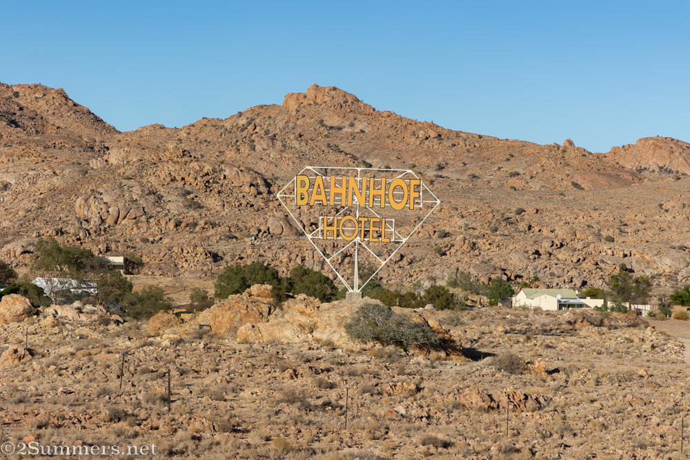 Bahnhof Hotel sign